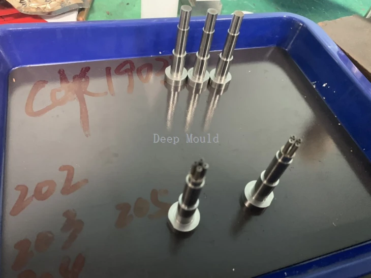 Injection Molding For Male Insulator M8x1